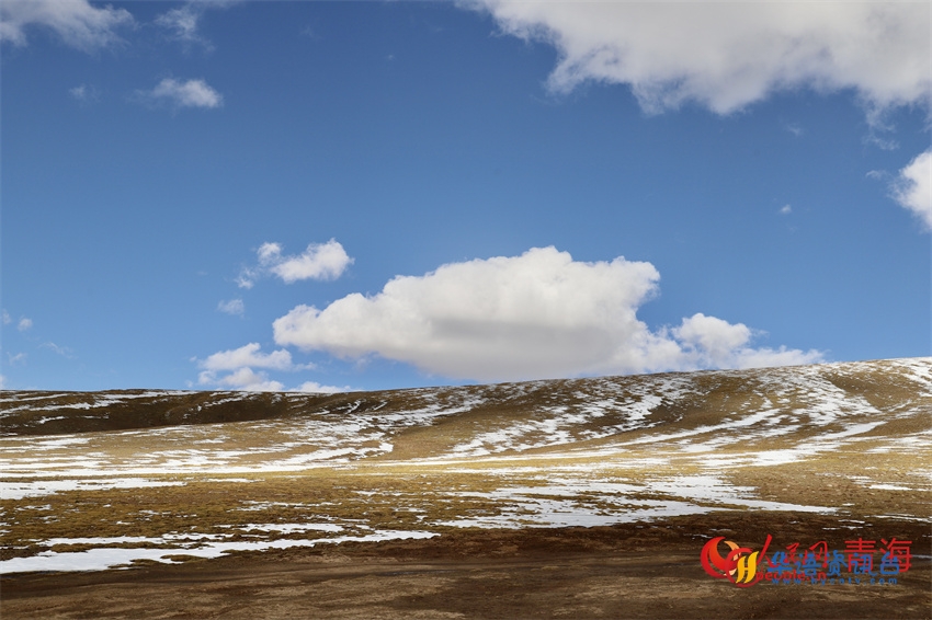 黄河源区秋高气爽。人民网 陈明菊摄