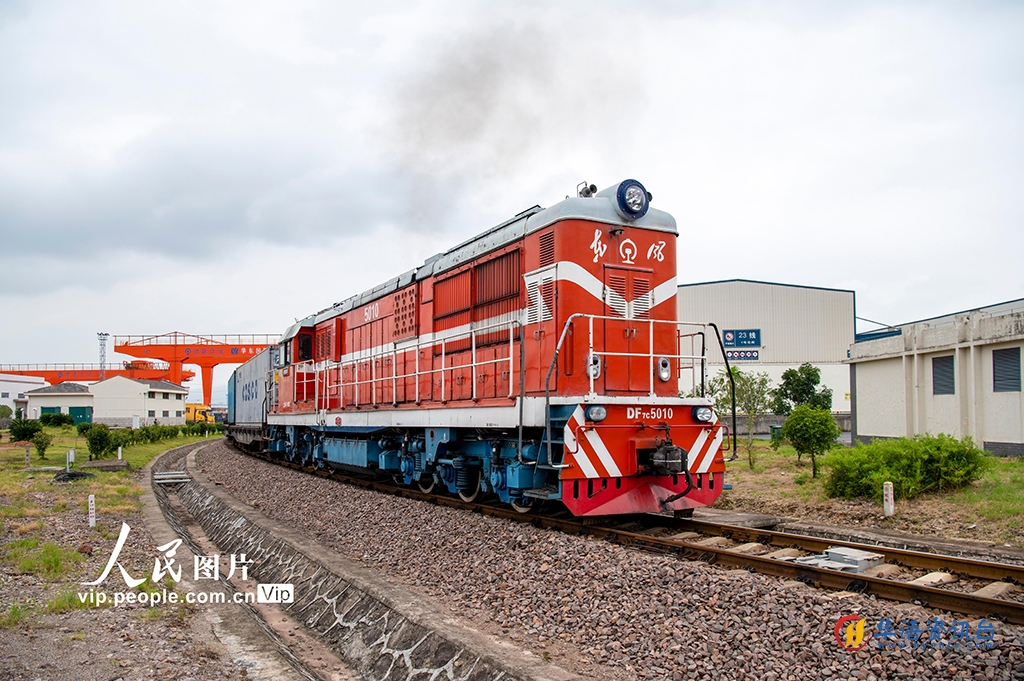 浙江金华：“义新欧”中欧班列运输忙