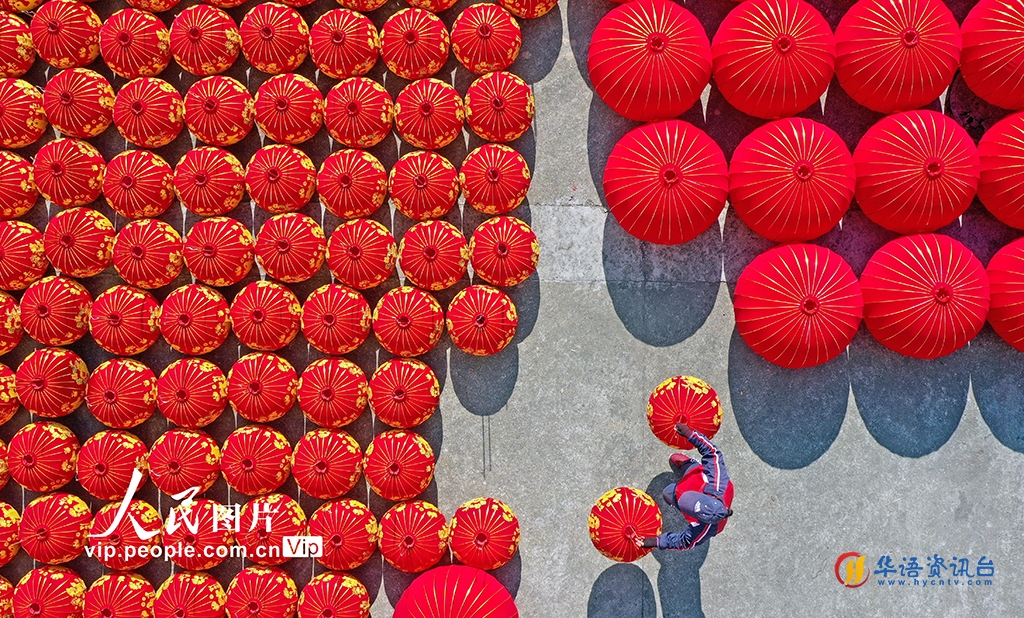 浙江仙居：赶制大红灯笼迎新年