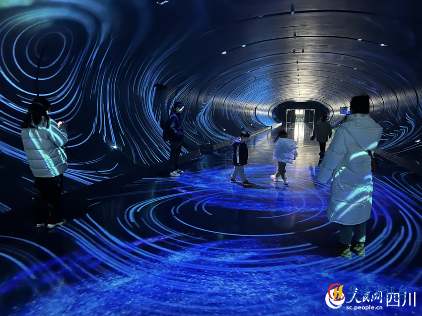 成都科幻馆星空隧道。郭芯屹摄