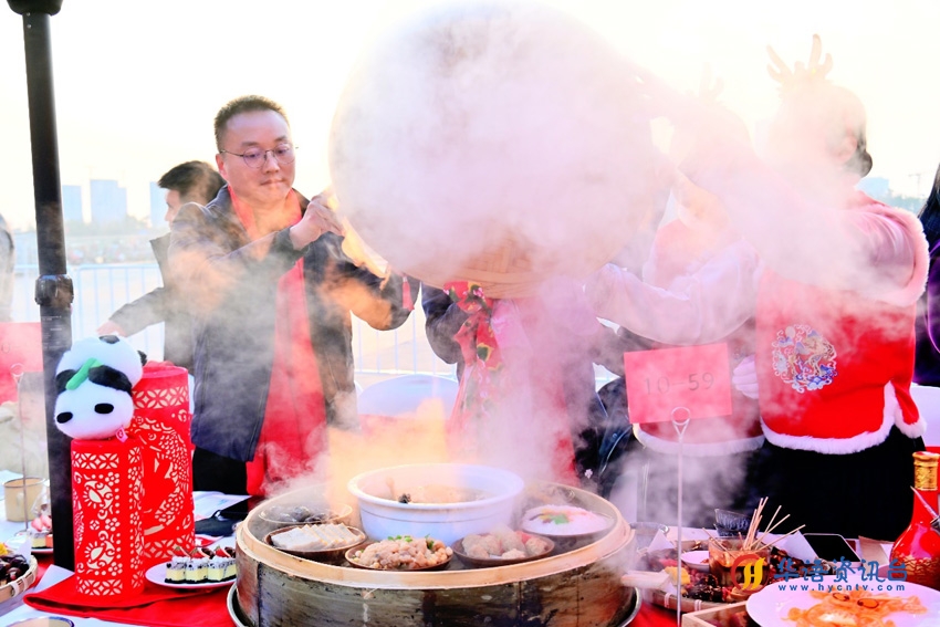 热气腾腾飘香到。天府新区融媒体中心供图