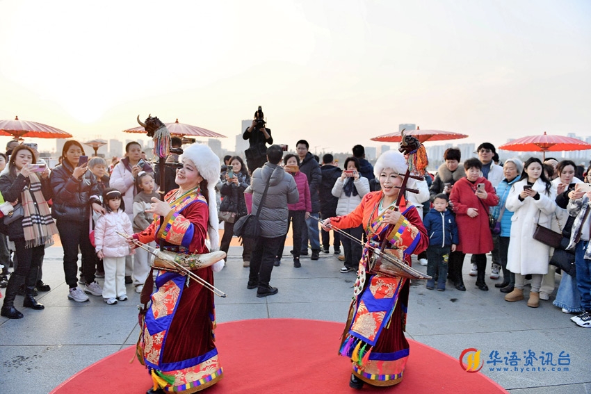 音乐悠扬把舞跳。天府新区融媒体中心供图