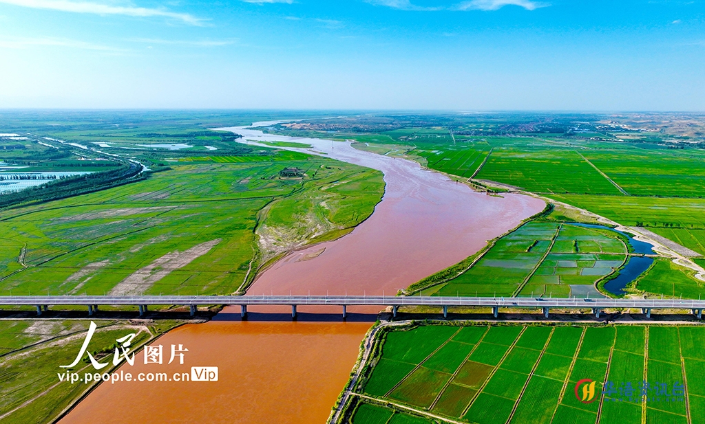 宁夏银川：黄河两岸景色美