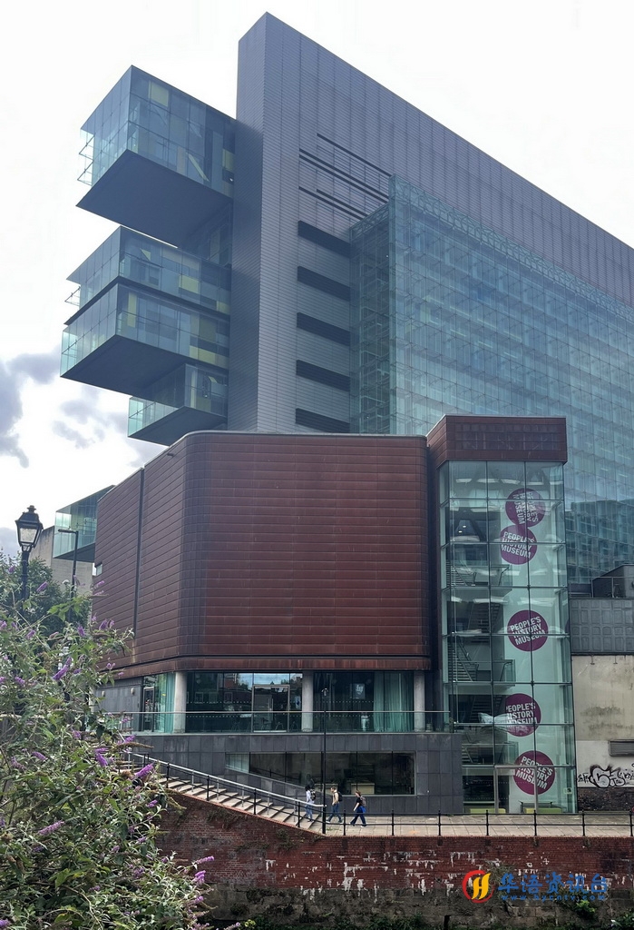 这是8月21日在英国曼彻斯特市拍摄的人民历史博物馆外景。新华社记者 吴黎明 摄