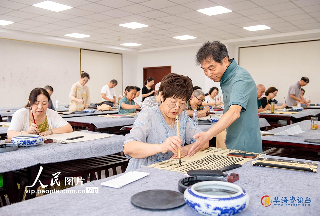 江苏张家港：老年大学助力“老有所学”