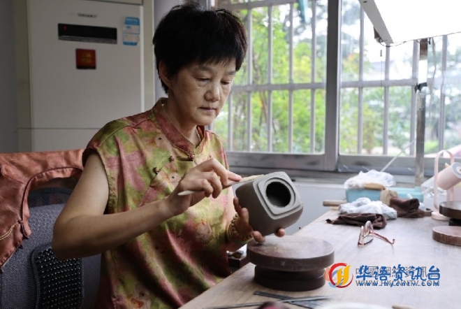 赵敏芳:钟情紫砂,一辈子做好一件事 赵敏芳:钟情紫砂,一辈子做好一件事